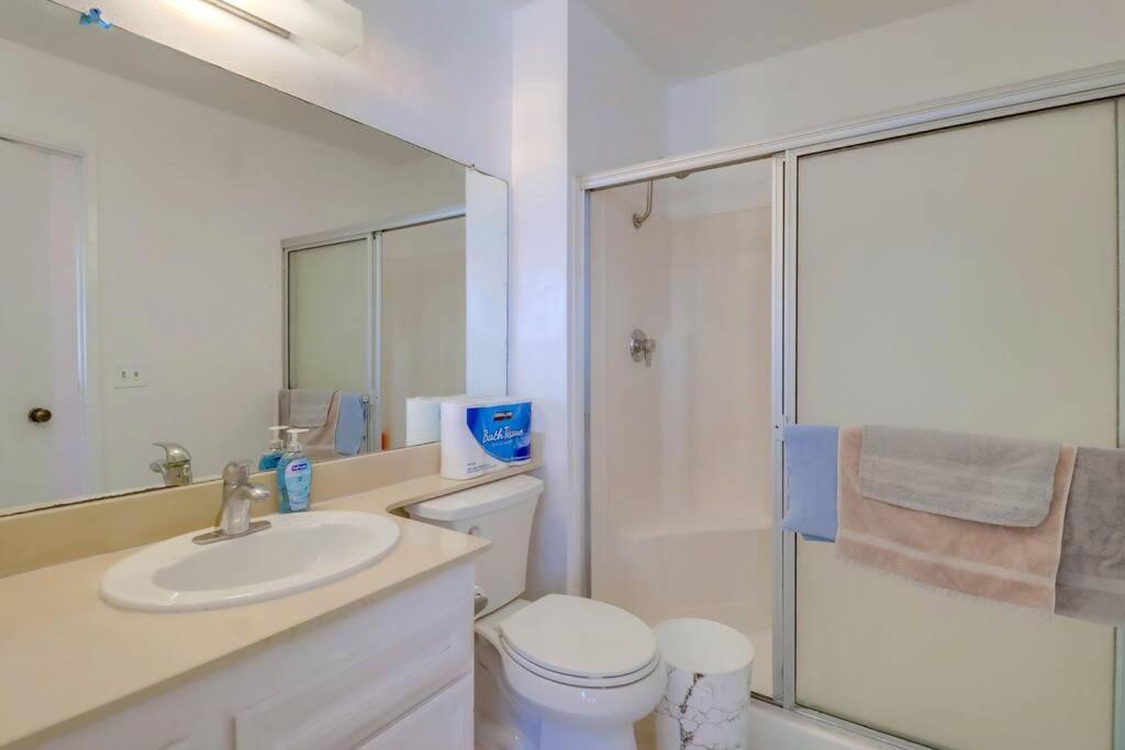 Casa de férias Entire Private 4-bedroom House W Garage, Big Yard, King Bed, Baby Crib San Diego