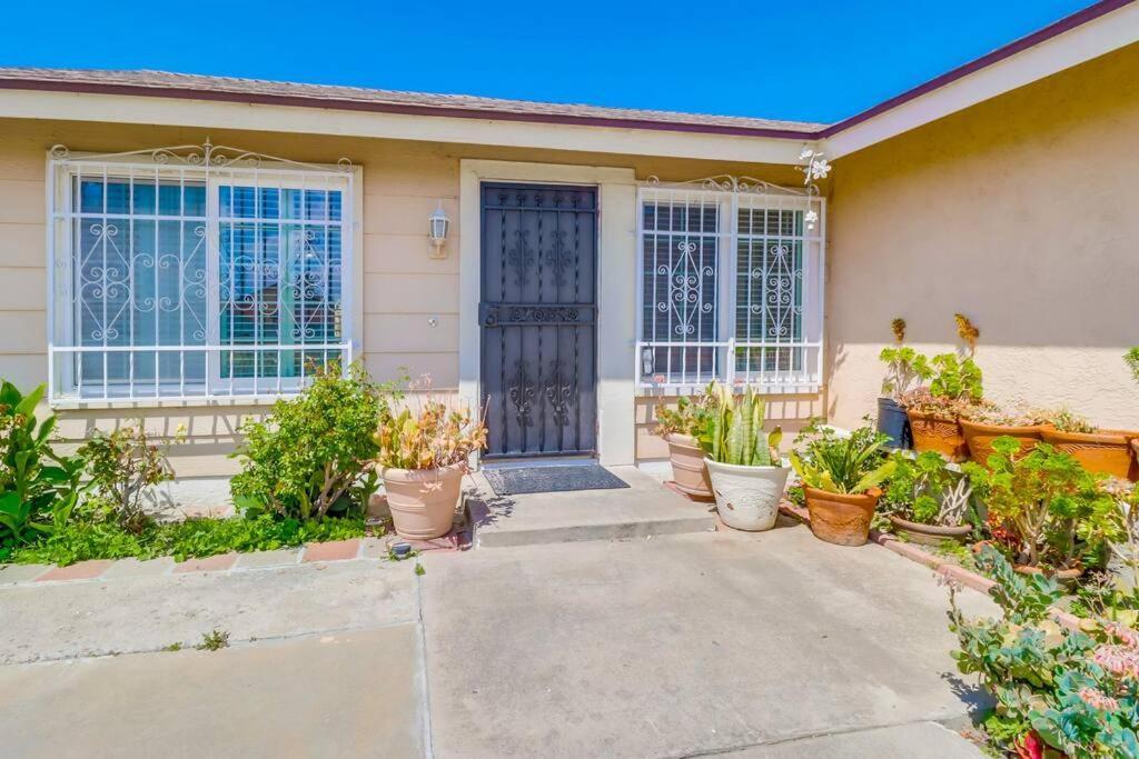 Сasa de vacaciones Entire Private 4-bedroom House W Garage, Big Yard, King Bed, Baby Crib *